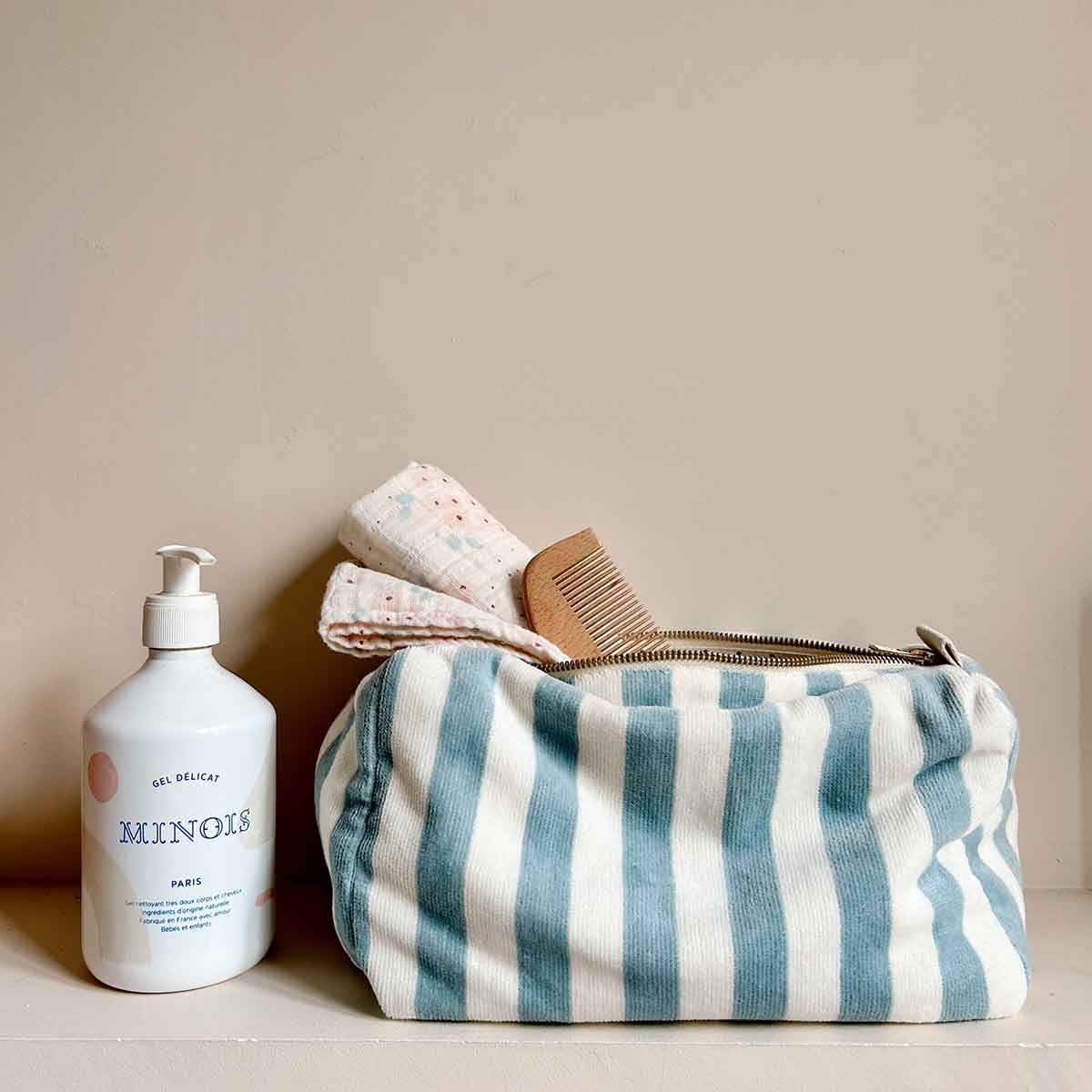 Rose in April - Wash bag (Vic terry)