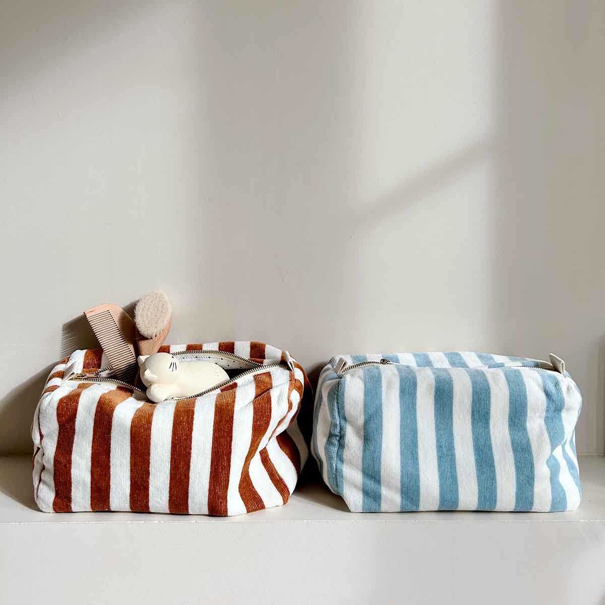 Rose in April - Wash bag (Vic terry)
